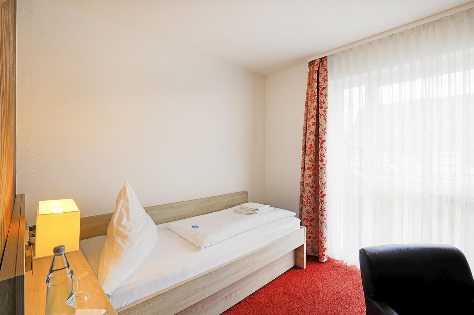 Lindenhof Hotel Osterspai Kültér fotó