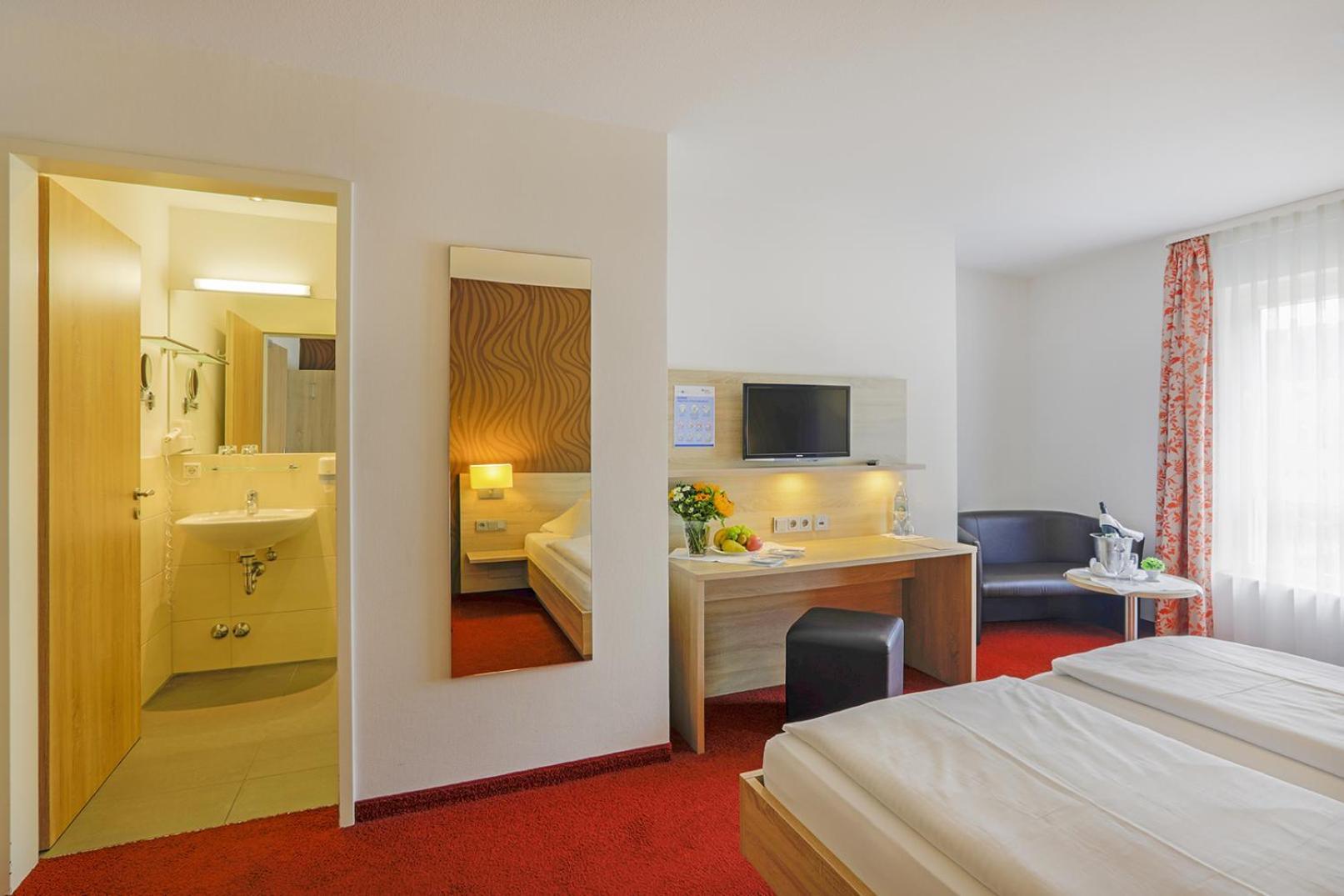 Lindenhof Hotel Osterspai Kültér fotó